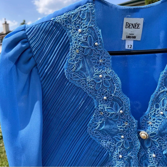 Benee By Lori Ann Vintage Crepe Blazer with beaded  embellishments - Picture 5 of 6